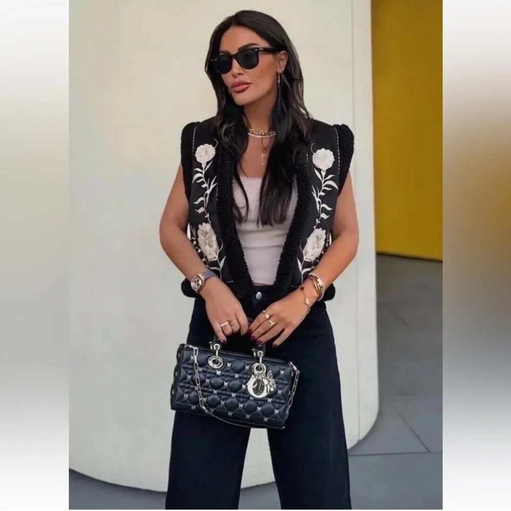 Zara Black Sherpa Suede Vest Embroidered floral boho Shearling - Picture 4 of 10